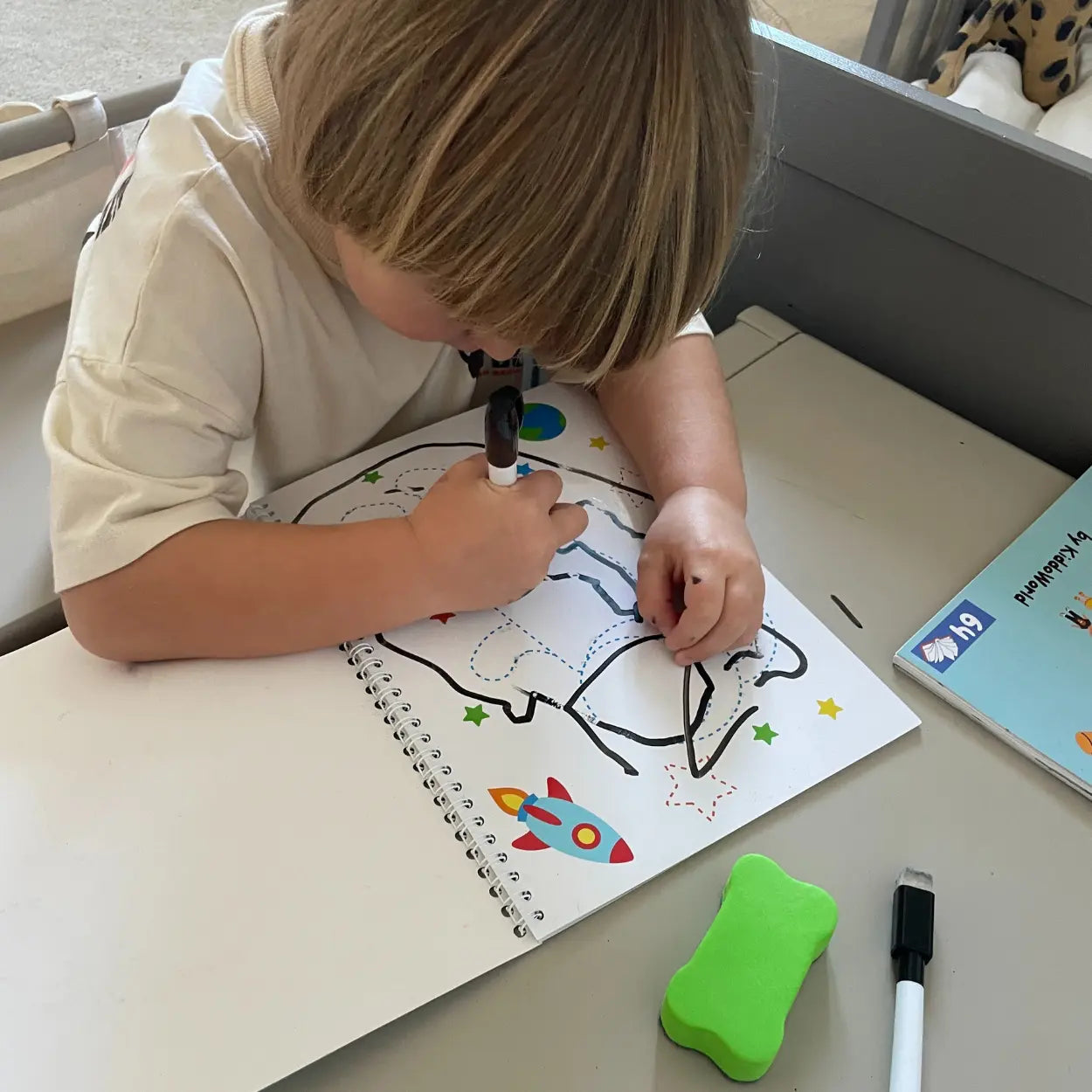 SCRIVI & CANCELLA: Trace the Universe (3+ anni)