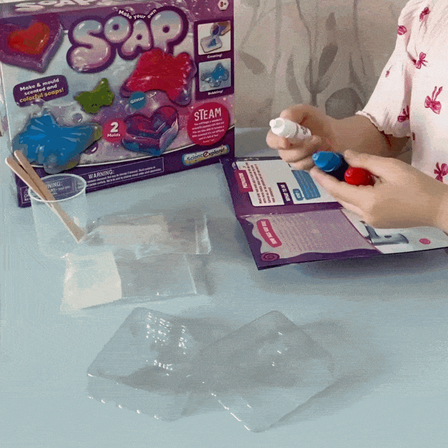 Set per creare coloratissimi saponi a forma di farfalla e cuore (dai 5 anni in su)
