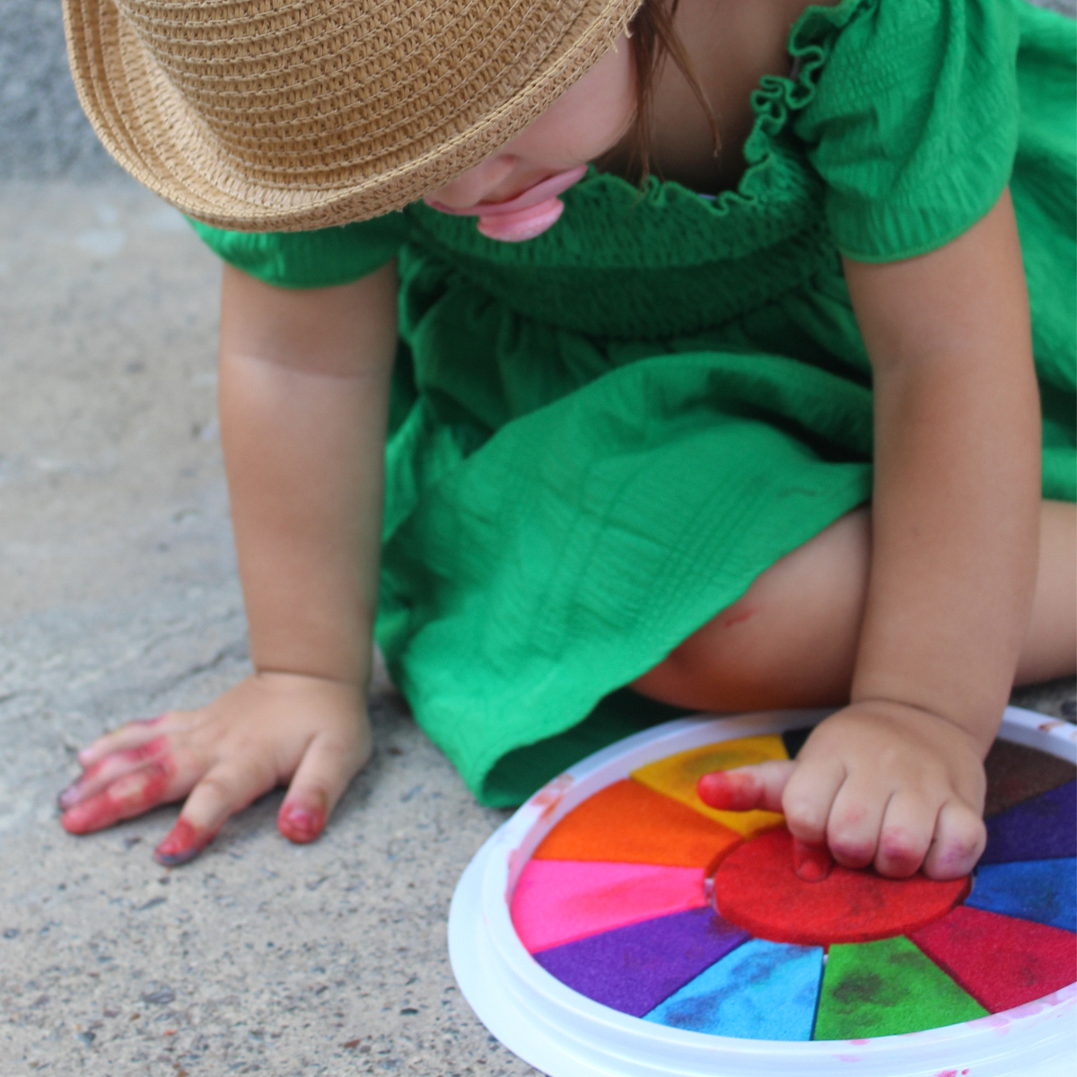 Tavolozza colori con 12 tonalità diverse, per pittura a dita (da 1 anno)